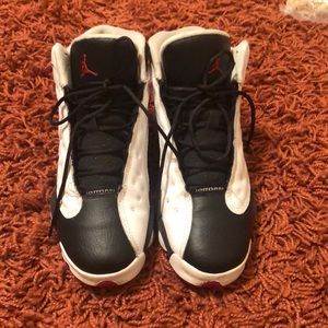GENTLY USED GRADESCHOOL JORDAN RETRO 13